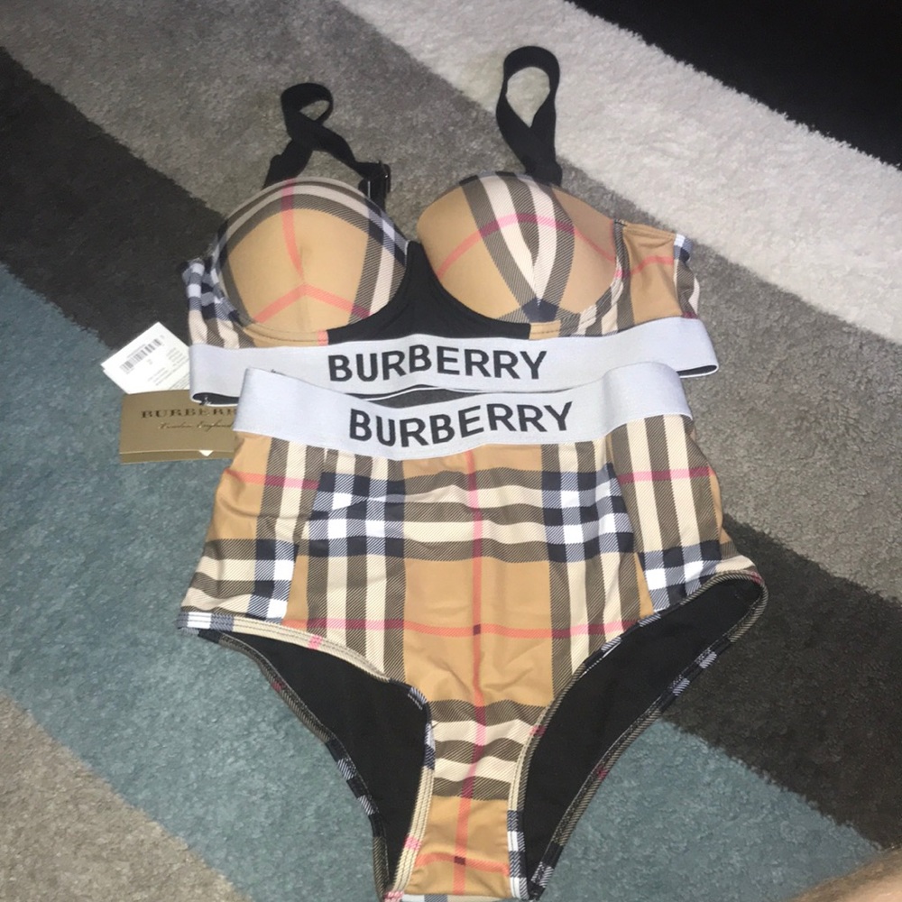 Burberry bikini set